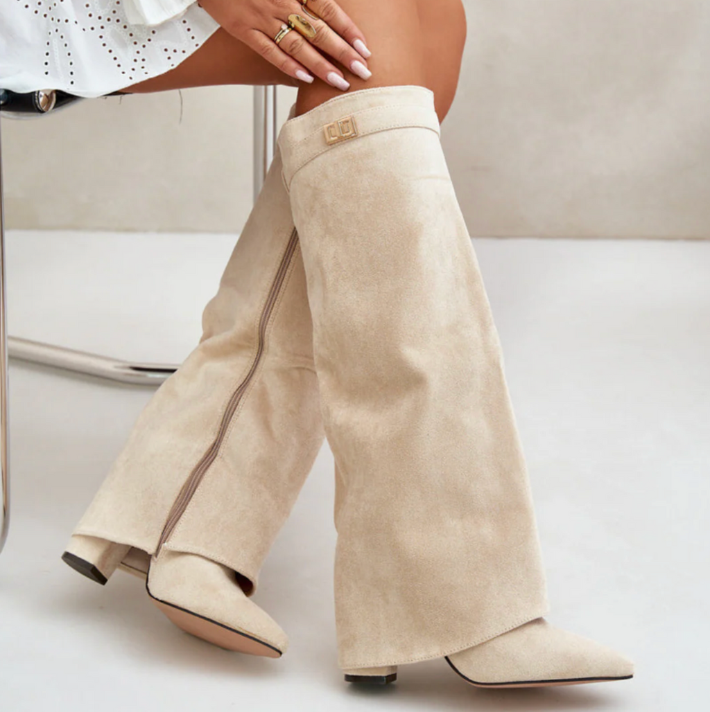 Wysokie zamszowe buty 1